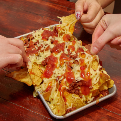 Close up of nachos.